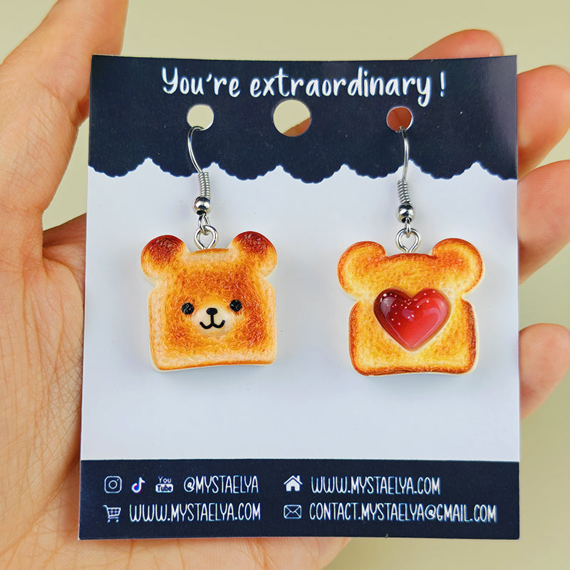 Boucles d’oreilles fantaisie asymétriques Oursons Toast & Confiture – Bijou kawaii gourmand