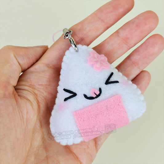 Porte-clé Onigiri kawaii saveur sakura - Boulette de riz japonaise fleur de cerisier en feutrine faite main