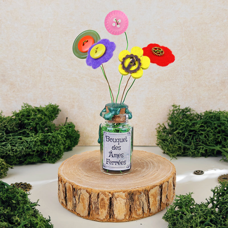 Bouquet des Âmes Ferrées #2 - Fiole décorative du jardin d'Oliver - kawaii steampunk fleurs (pièce unique, La Clairière des Âmes Ferrées)