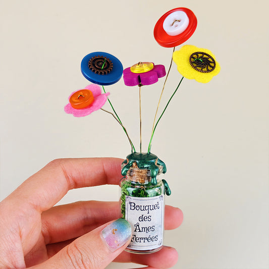 Bouquet des Âmes Ferrées #3 - Fiole décorative du jardin d'Oliver - kawaii steampunk fleurs (pièce unique, La Clairière des Âmes Ferrées)