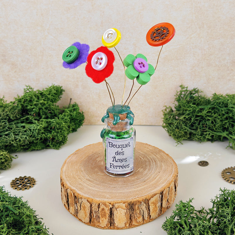 Bouquet des Âmes Ferrées #4 - Fiole décorative du jardin d'Oliver - kawaii steampunk fleurs (pièce unique, La Clairière des Âmes Ferrées)