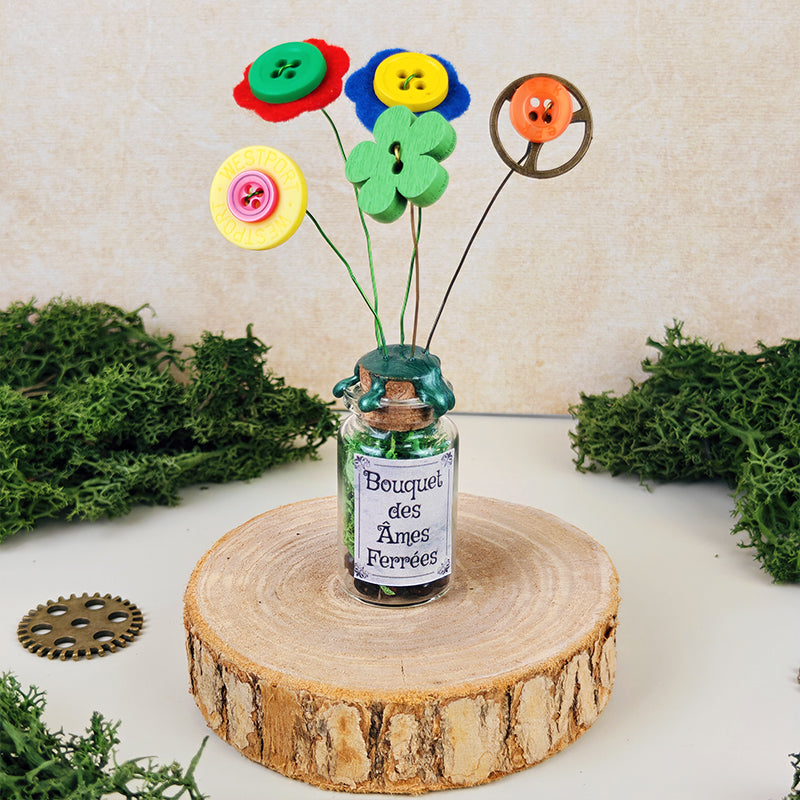 Bouquet des Âmes Ferrées #6 - Fiole décorative du jardin d'Oliver - kawaii steampunk fleurs (pièce unique, La Clairière des Âmes Ferrées)
