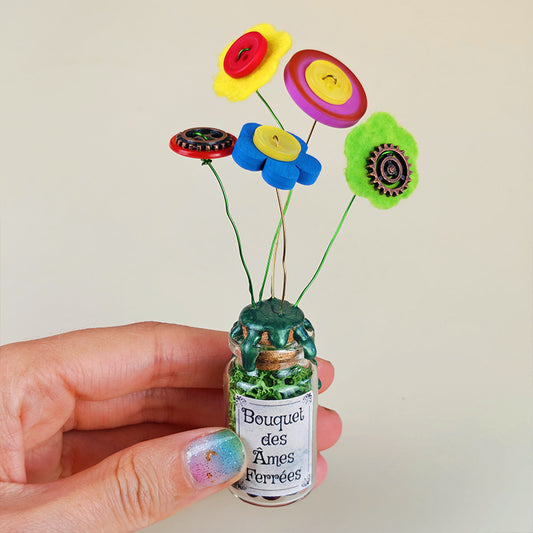 Bouquet des Âmes Ferrées #7 - Fiole décorative du jardin d'Oliver - kawaii steampunk fleurs (pièce unique, La Clairière des Âmes Ferrées)