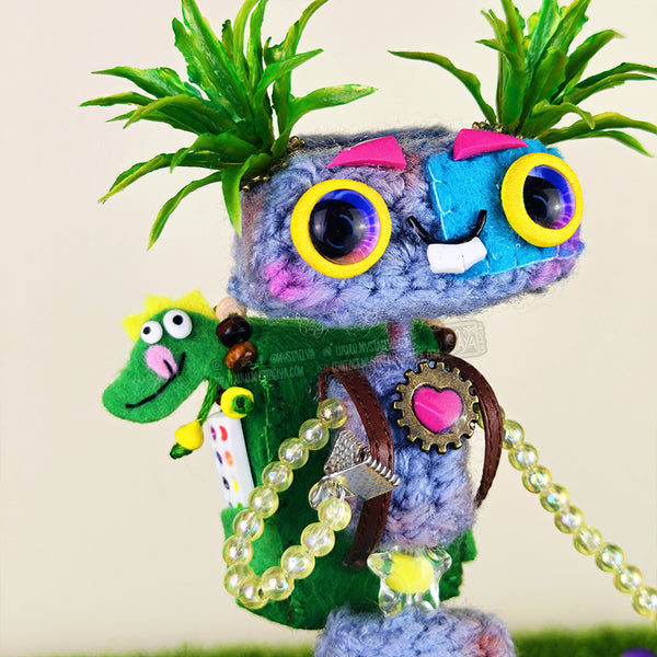 Pixy - Créature à adopter - La petite exploratrice de Mystaelya (pièce unique, La Clairière des Âmes Ferrées)
