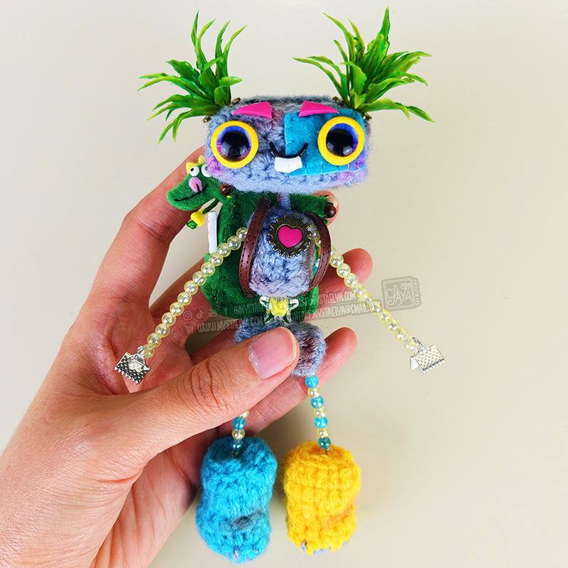 Pixy - Créature à adopter - La petite exploratrice de Mystaelya (pièce unique, La Clairière des Âmes Ferrées)