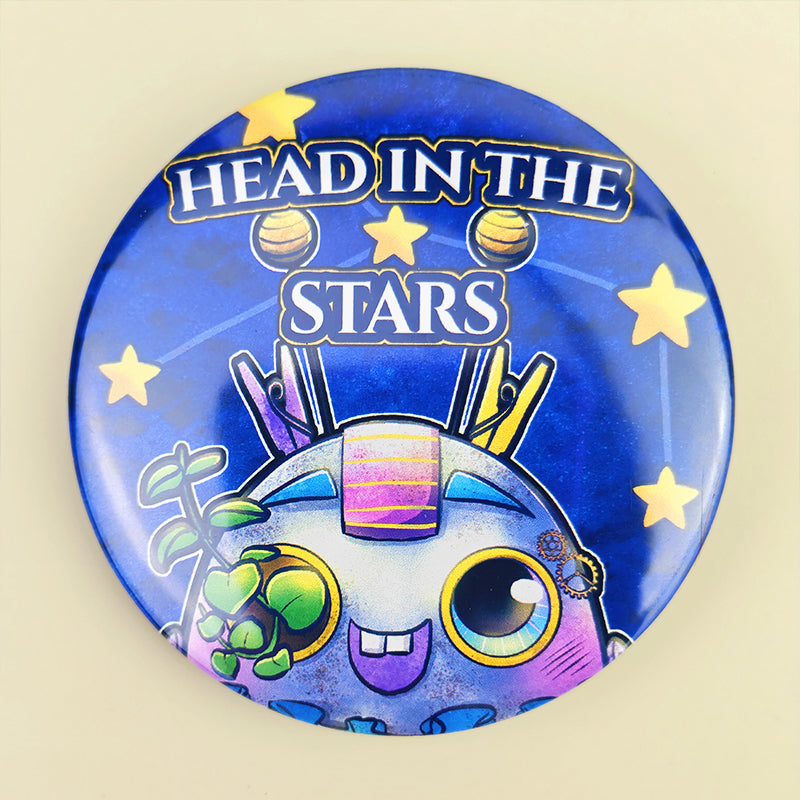 Badge 58mm "Head in the stars" – Vivy l'âme rêveuse - Kawaii fantasy steampunk (La Clairière des Âmes ferrées)
