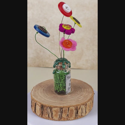 Bouquet des Âmes Ferrées #3 - Fiole décorative du jardin d'Oliver - kawaii steampunk fleurs (pièce unique, La Clairière des Âmes Ferrées)